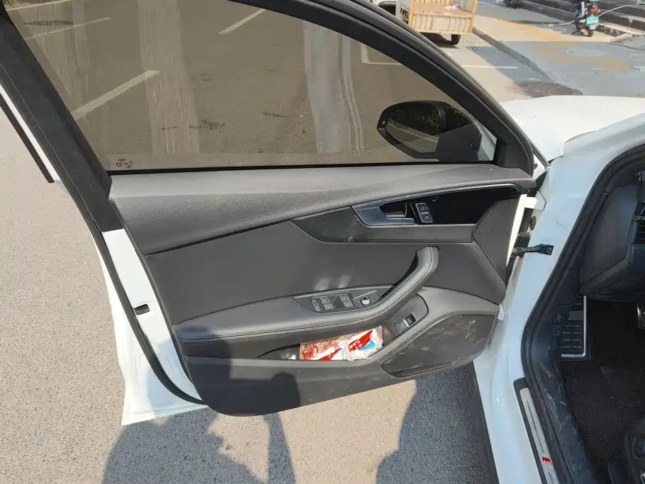 Audi A4L 2025