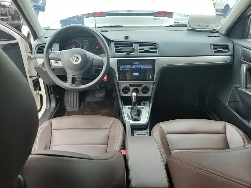 Volkswagen Lavida 2013