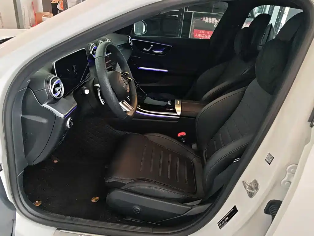 Mercedes-Benz C-Class 2025 — фото 3