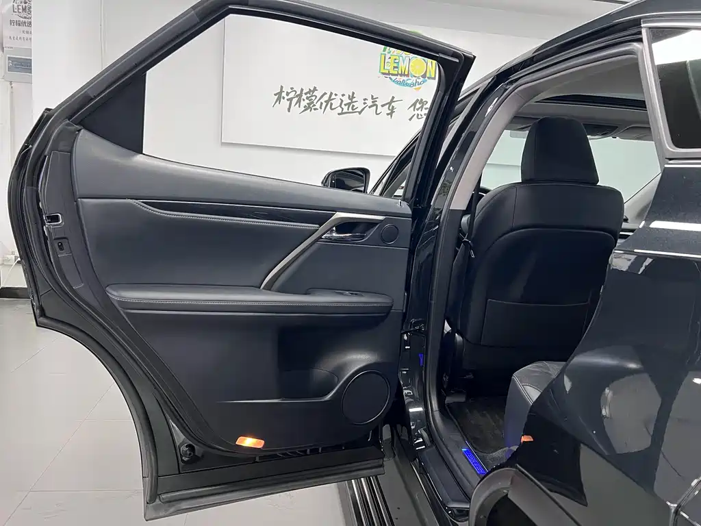 Lexus RX 2017 — фото 17