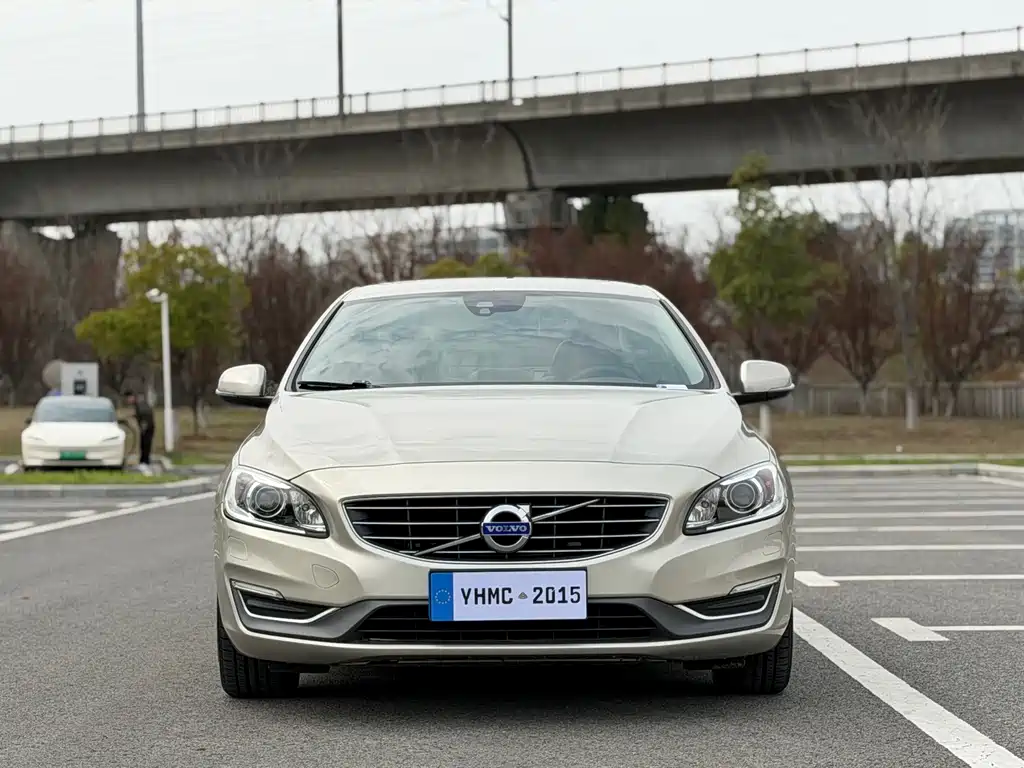 Volvo S60 2017 — фото 2