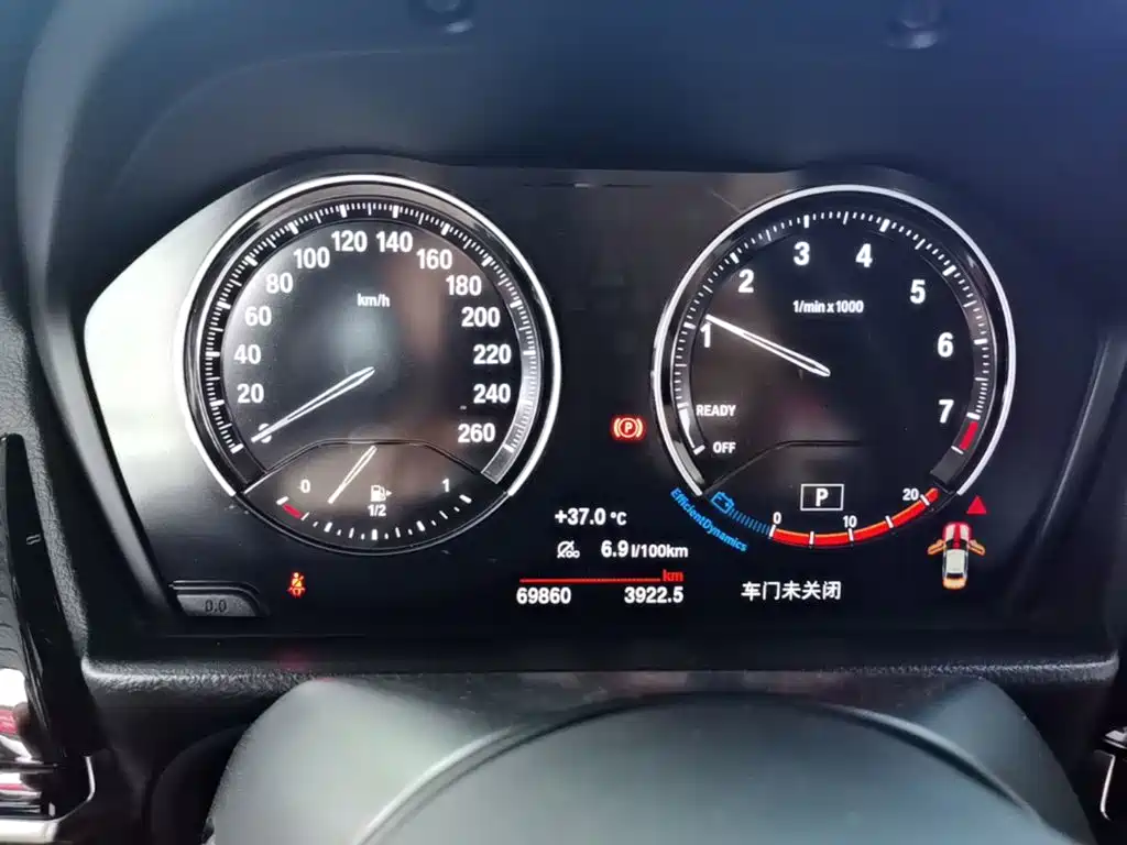BMW 1 Series 2022 — фото 12