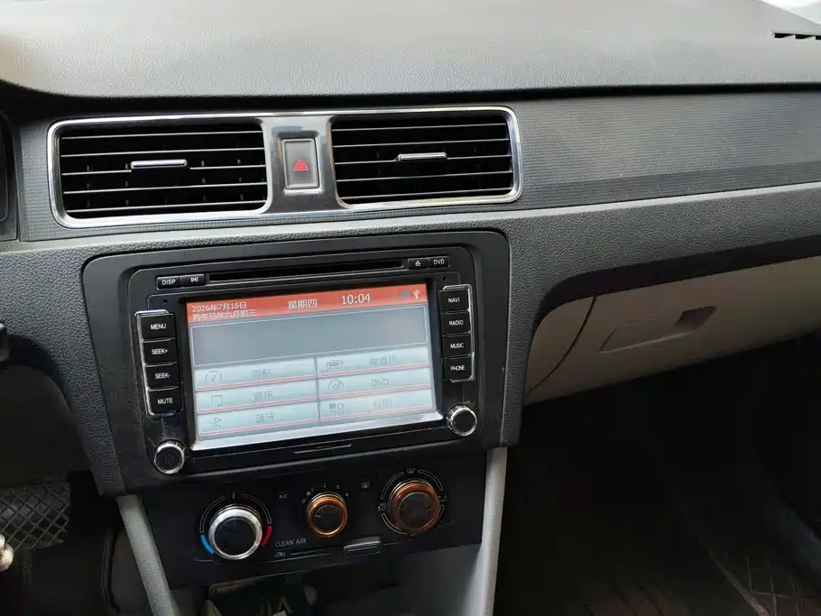 Skoda Rapid 2016 — фото 13