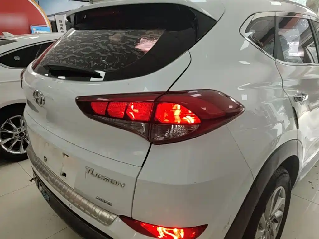 Hyundai Tucson 2017 — фото 8
