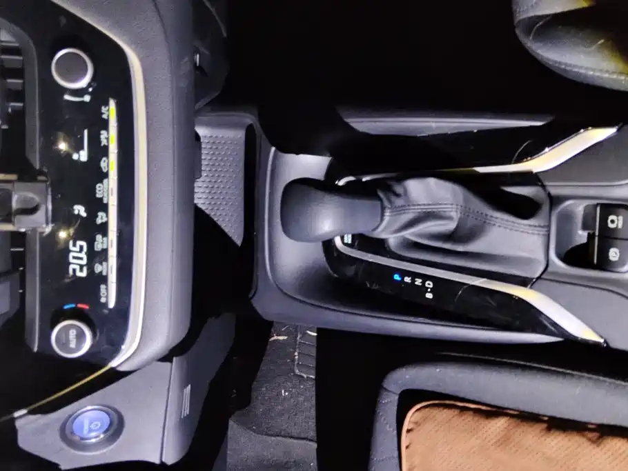 Toyota Corolla 2023 — фото 16