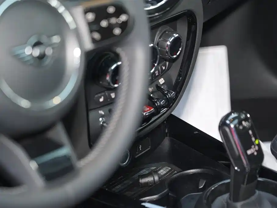 MINI Clubman 2023 — фото 14