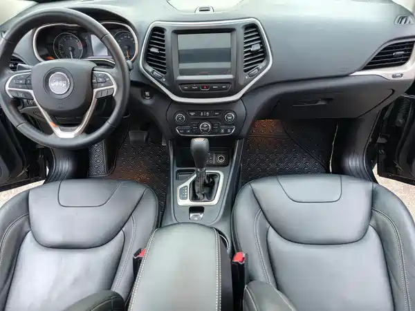 Jeep Cherokee 2016