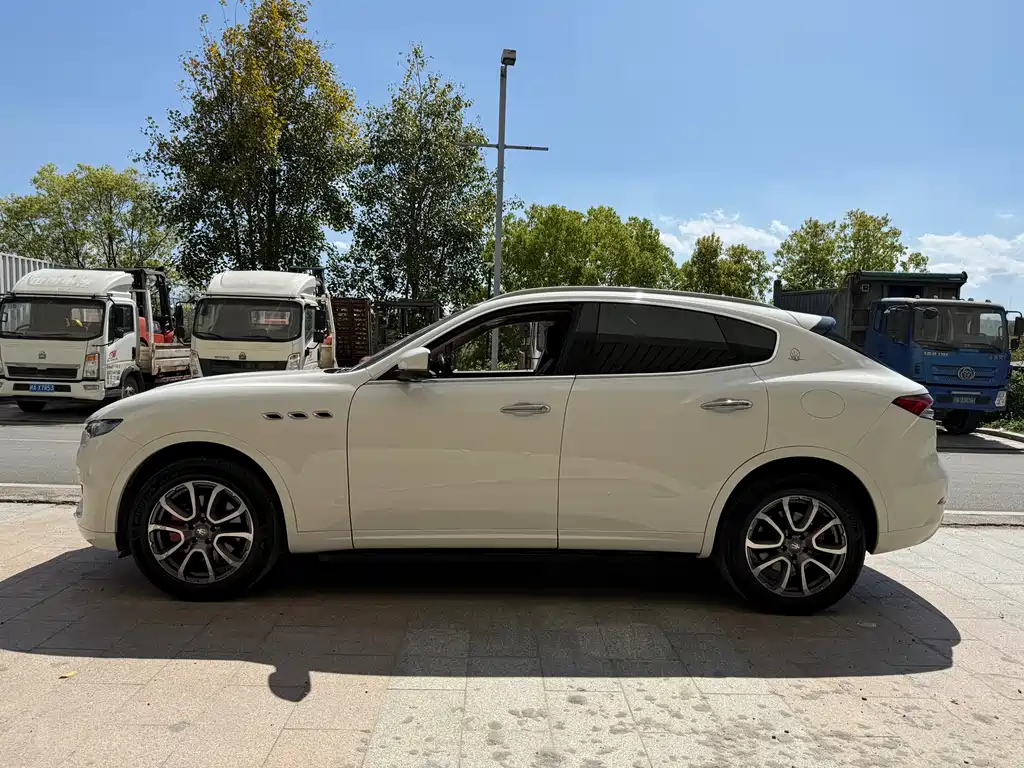 Maserati Levante 2018 — фото 4