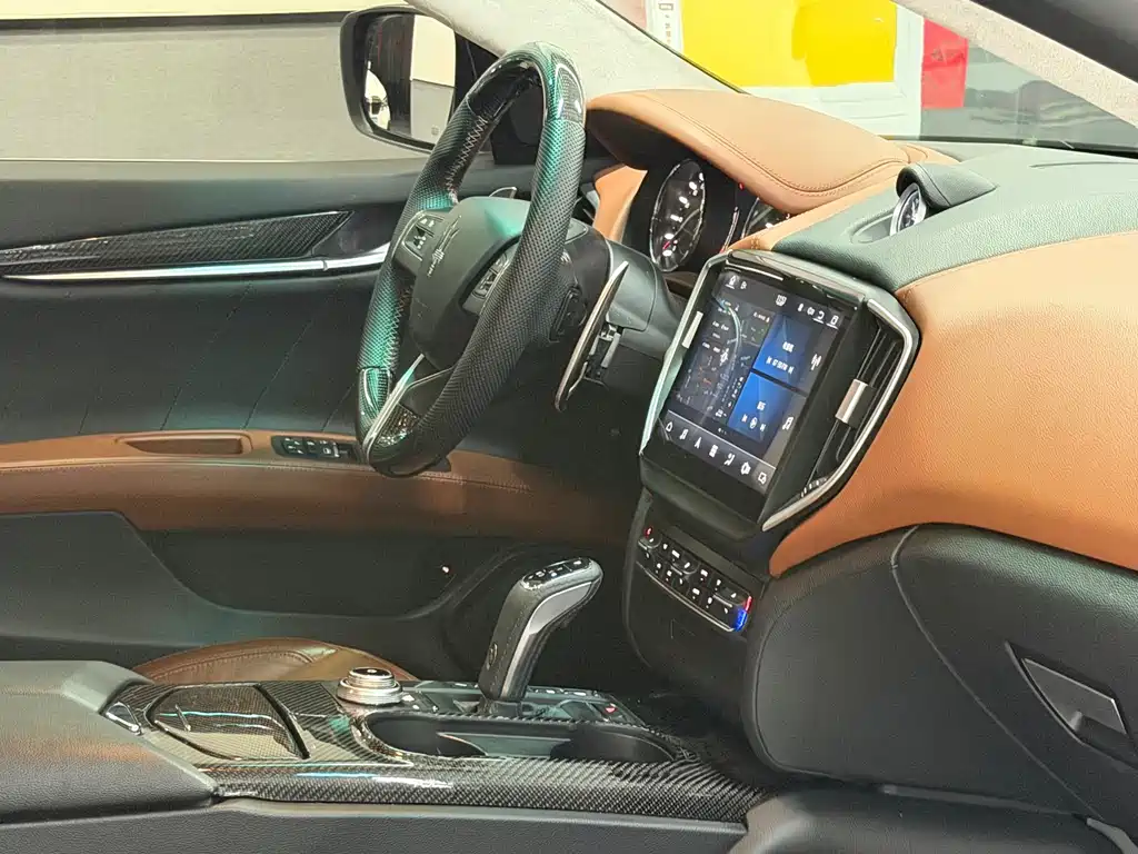 Maserati Ghibli 2015 — фото 13