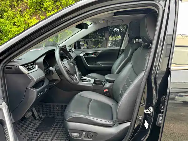 Toyota RAV4 2024