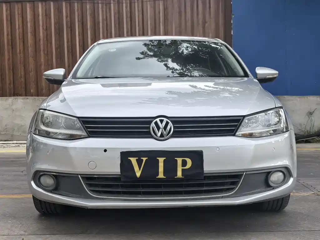 Volkswagen Sagitar 2014