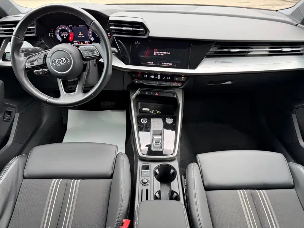 Audi A3 2023 — фото 24