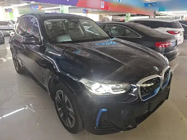 BMW iX3 2022