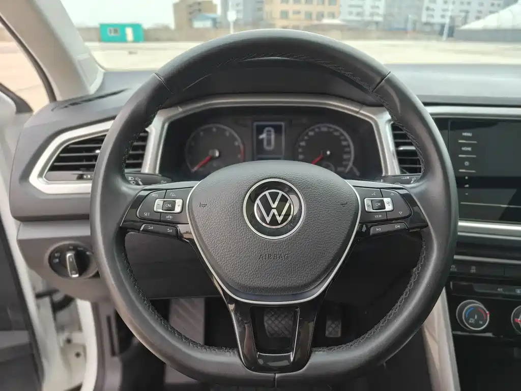 Volkswagen T-Roc 2022 — фото 11
