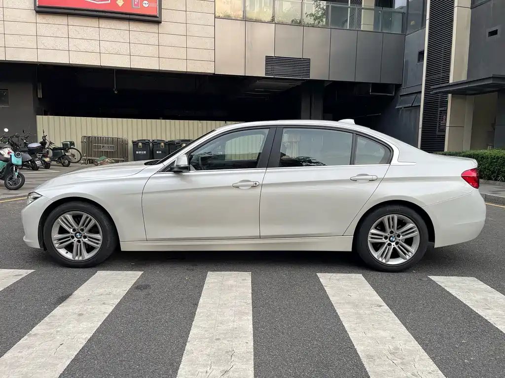 BMW 3 Series 2017 — фото 8