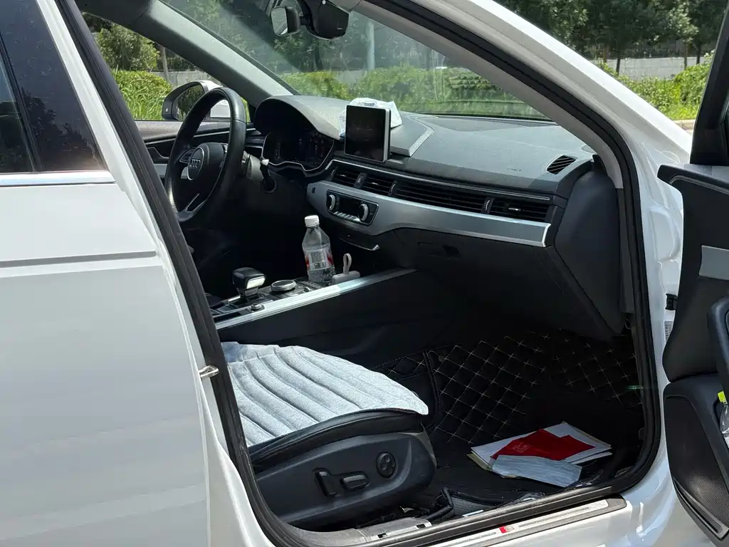 Audi A4L 2019