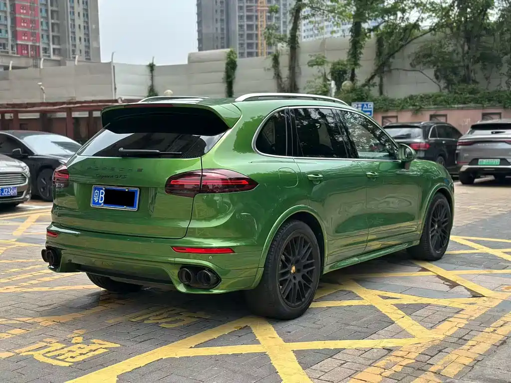 Porsche Cayenne 2016 — фото 11