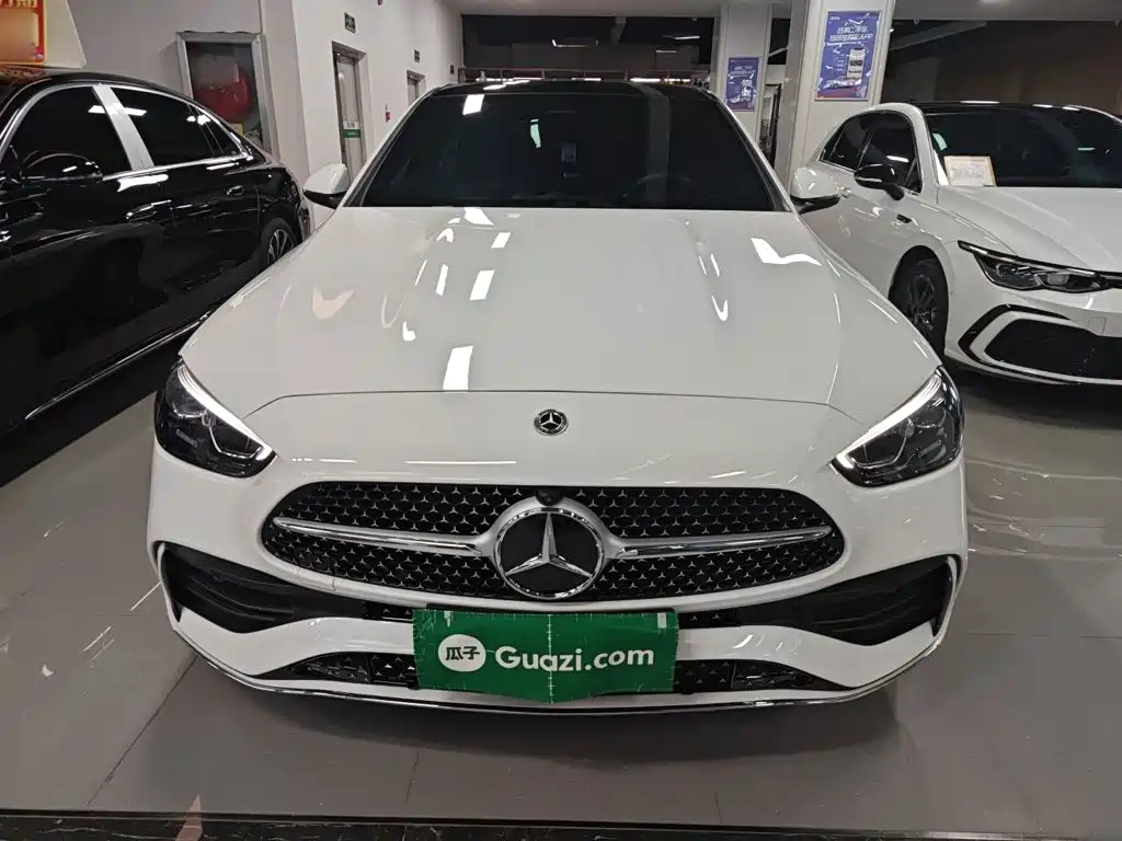 Mercedes-Benz C-Class 2025