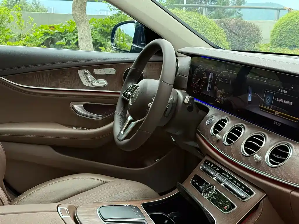 Mercedes-Benz E-Class 2020 — фото 14