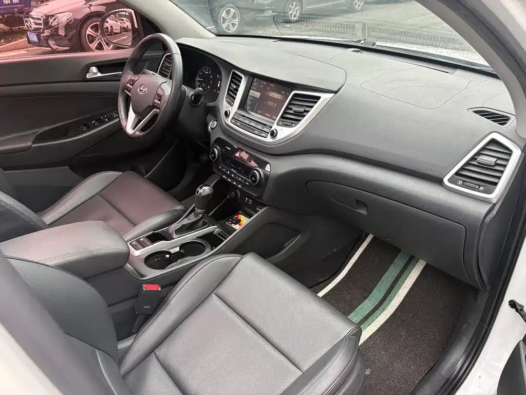 Hyundai Tucson 2017 — фото 10