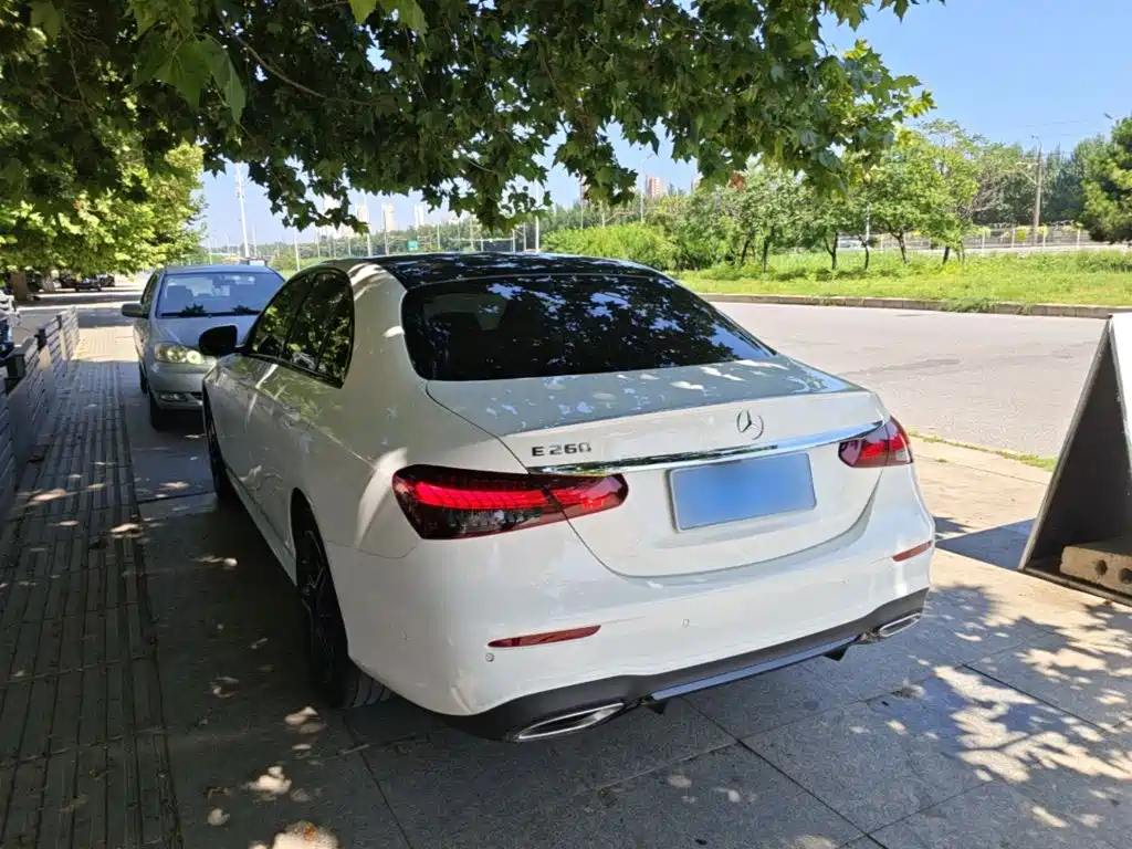 Mercedes-Benz E-Class 2022