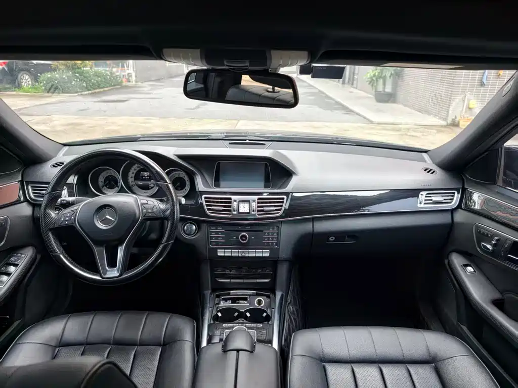 Mercedes-Benz E-Class 2016 — фото 10