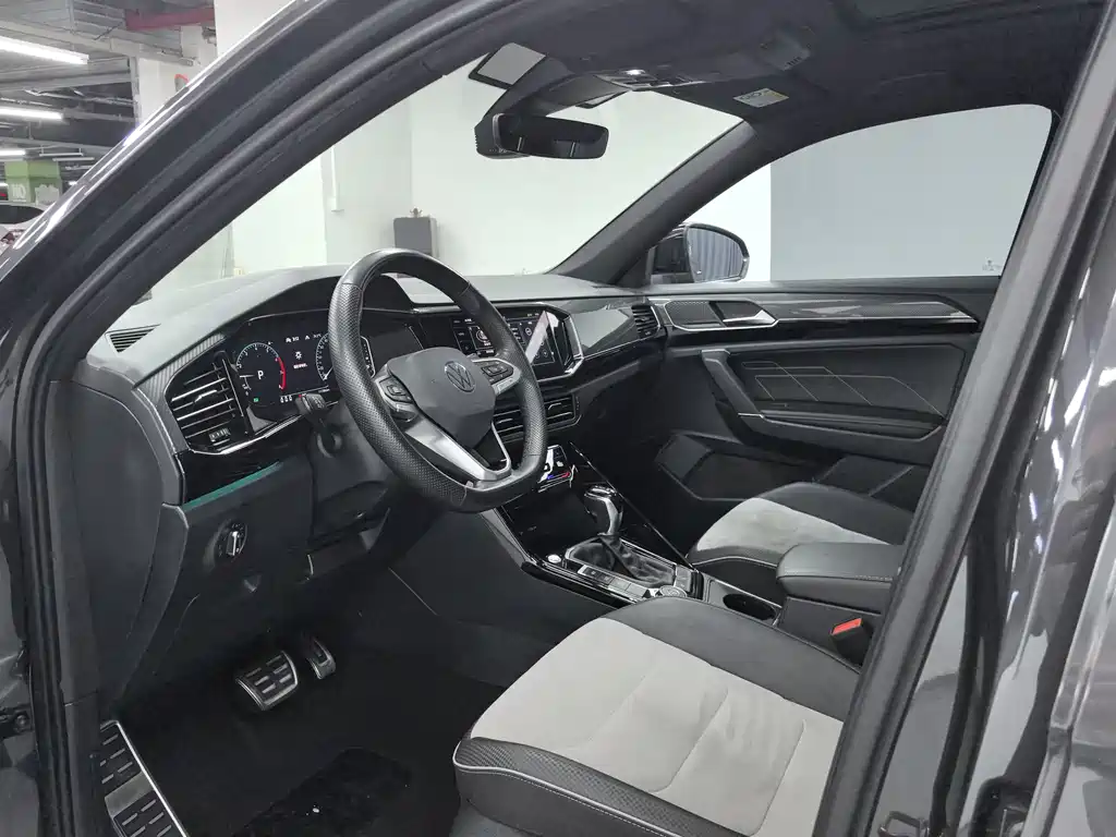 Volkswagen X 2020