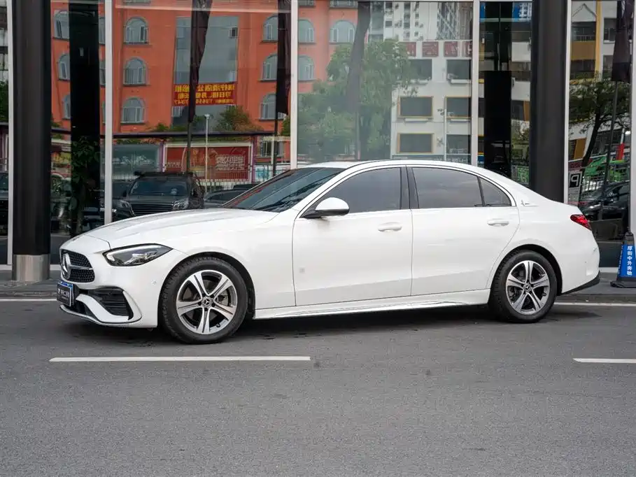 Mercedes-Benz C-Class 2022