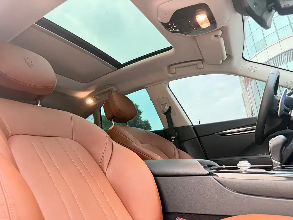 Maserati Levante 2019 — фото 11