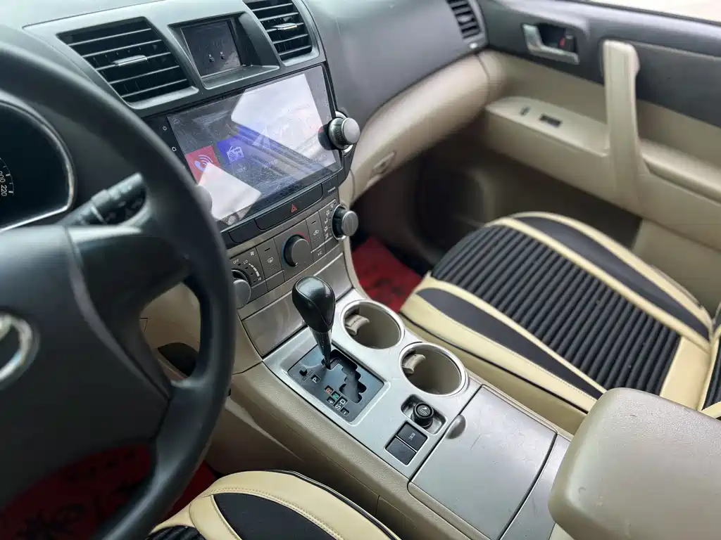 Toyota Highlander 2013 — фото 9