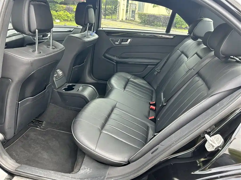 Mercedes-Benz E-Class 2015 — фото 14