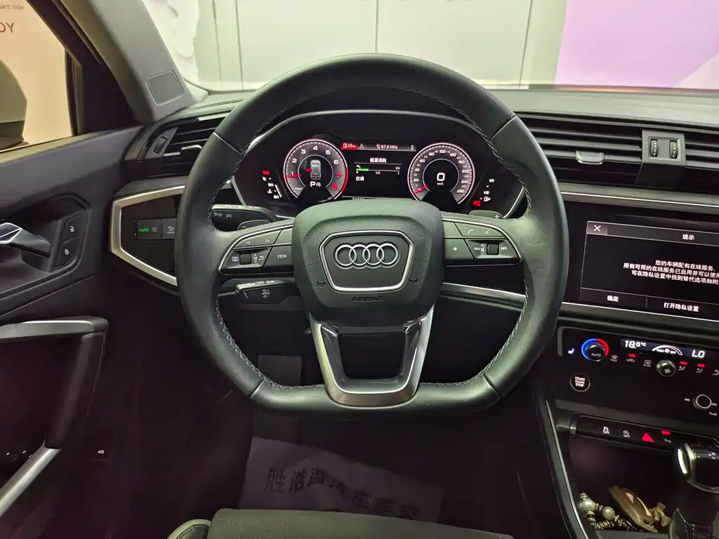 Audi Q3 2022 — фото 14