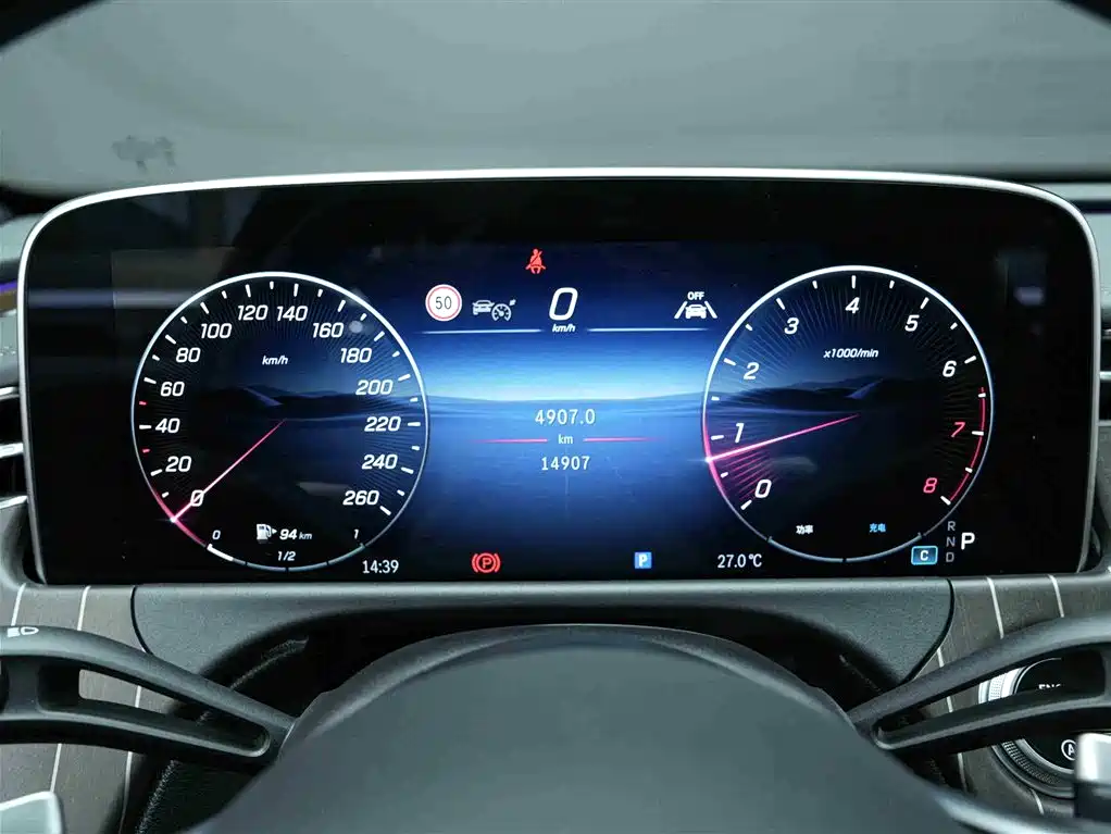 Mercedes-Benz E-Class 2025 — фото 8