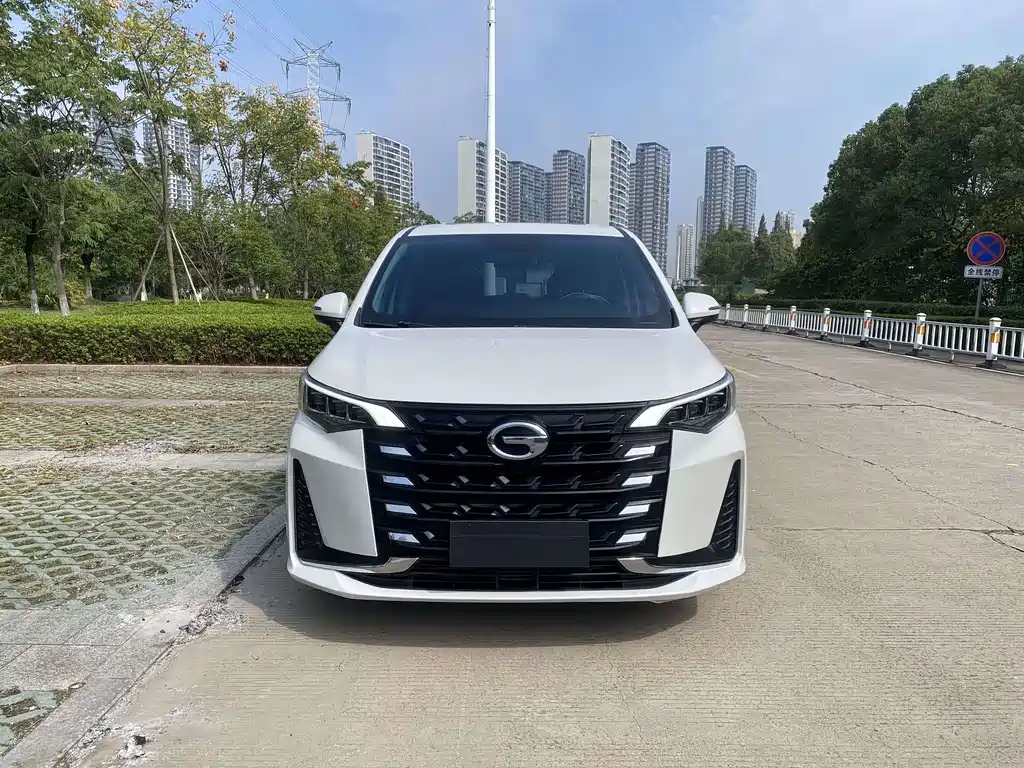 GAC Trumpchi M6 2022 — фото 1