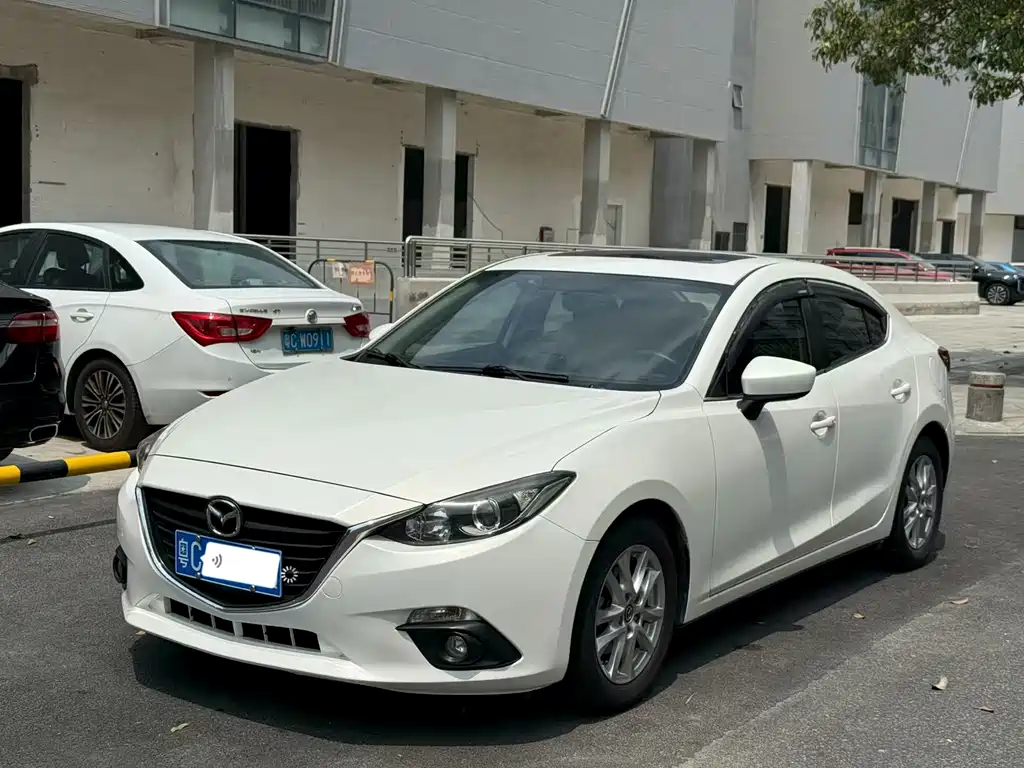 Mazda 3 Axela 2016 — фото 1