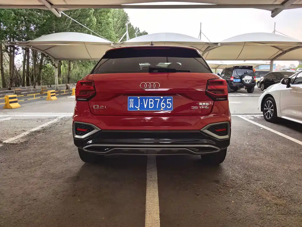Audi Q2L 2022 — фото 23