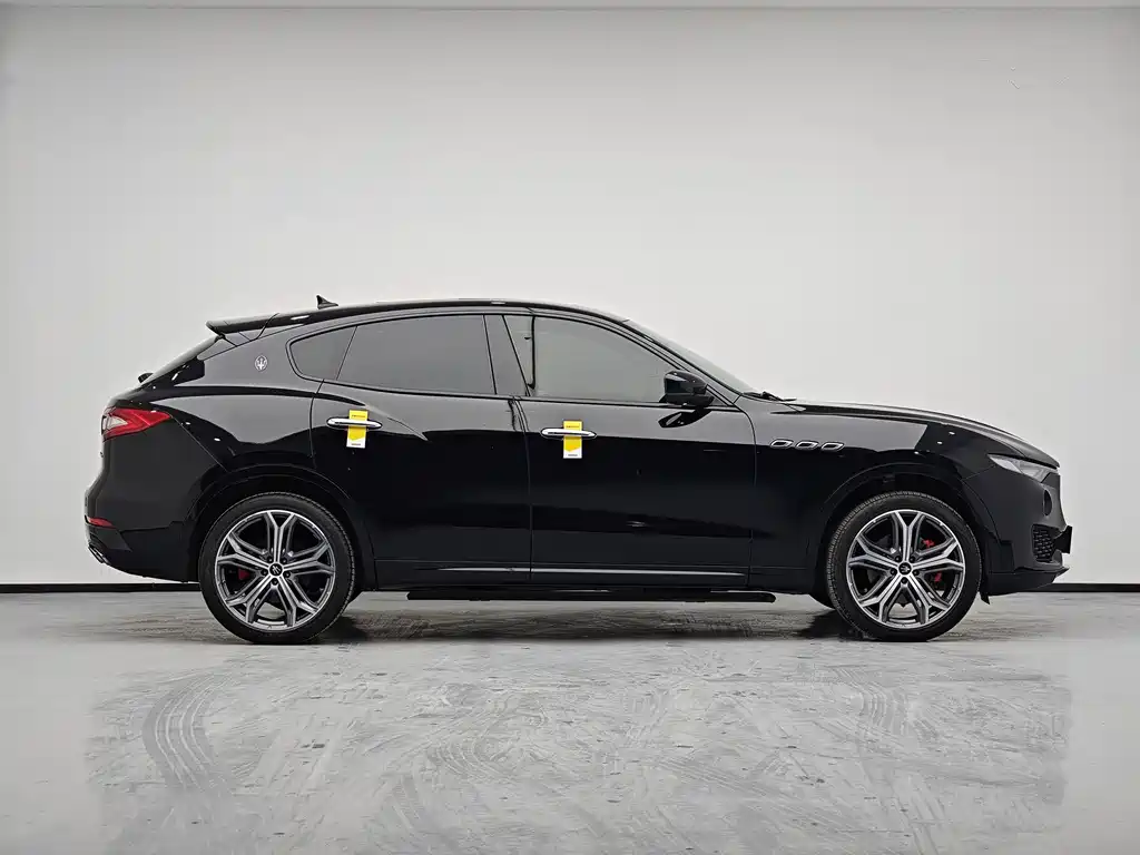 Maserati Levante 2017 — фото 13