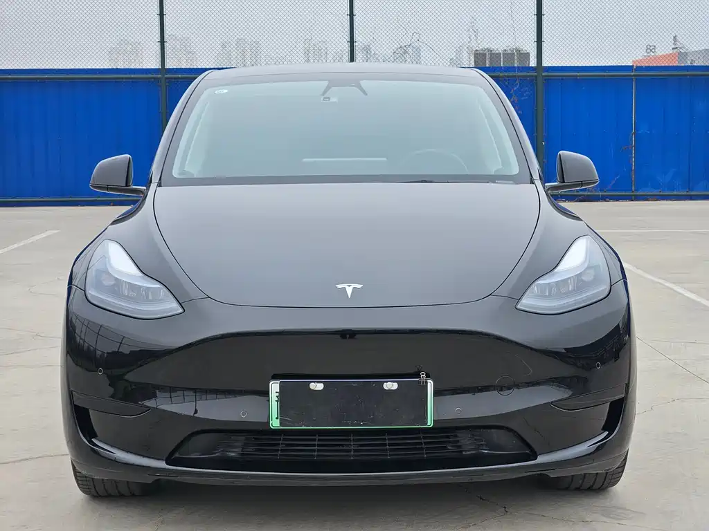 Tesla Model Y 2023 — фото 2