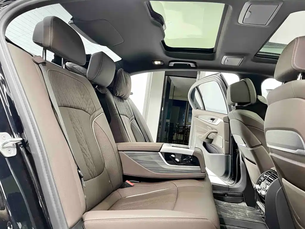 BMW 5 Series 2020 — фото 16