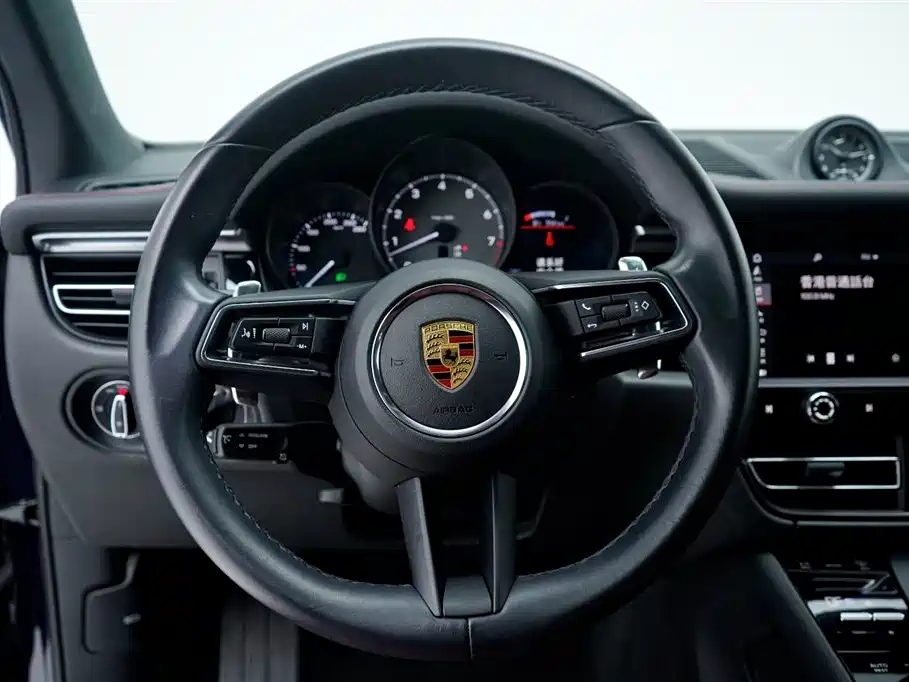 Porsche Macan 2023 — фото 20