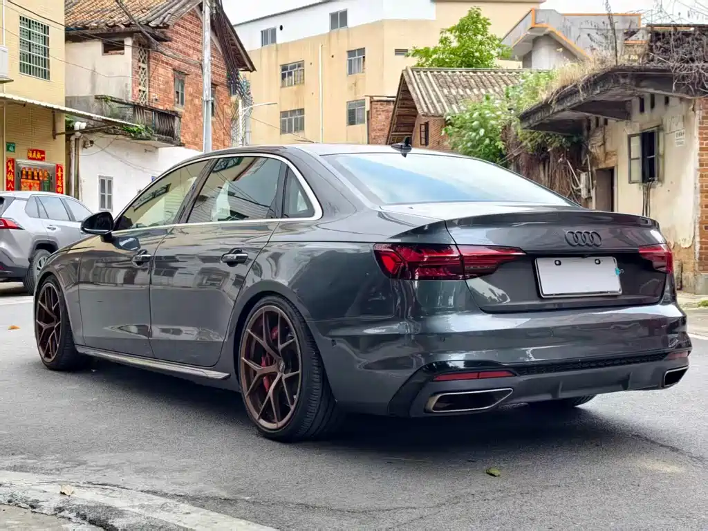 Audi A4L 2020