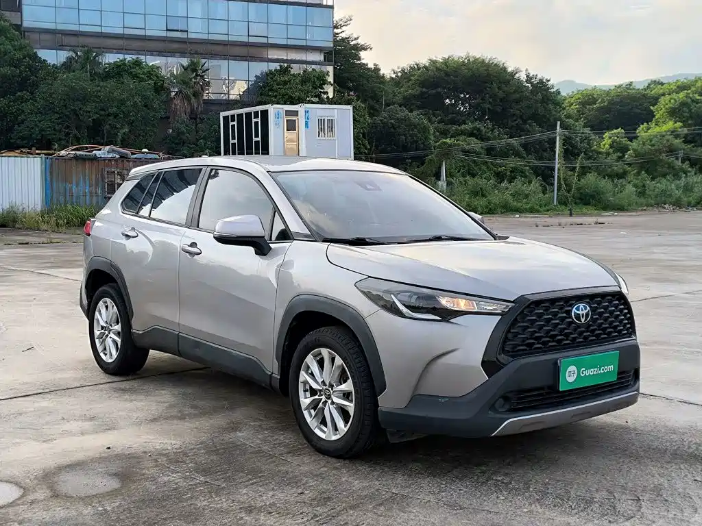 Toyota Corolla Cross 2022 — фото 10