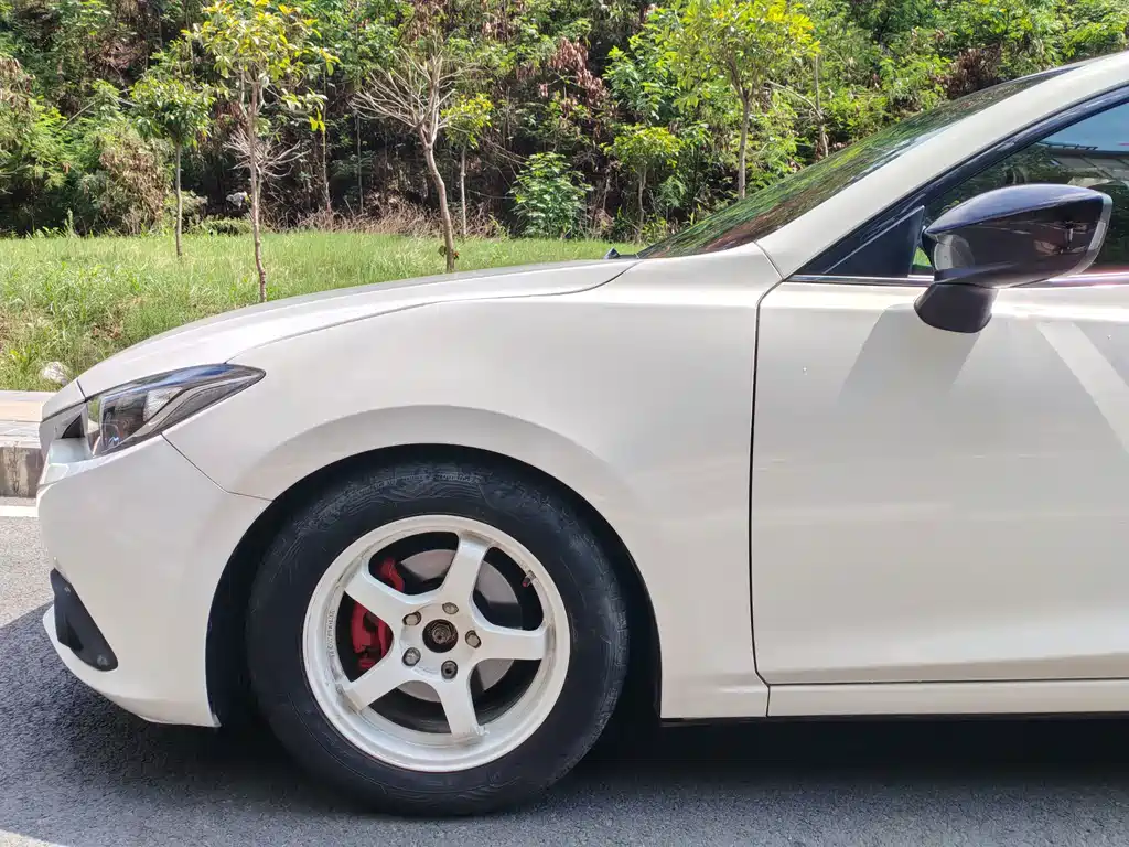 Mazda 3 Axela 2016 — фото 8