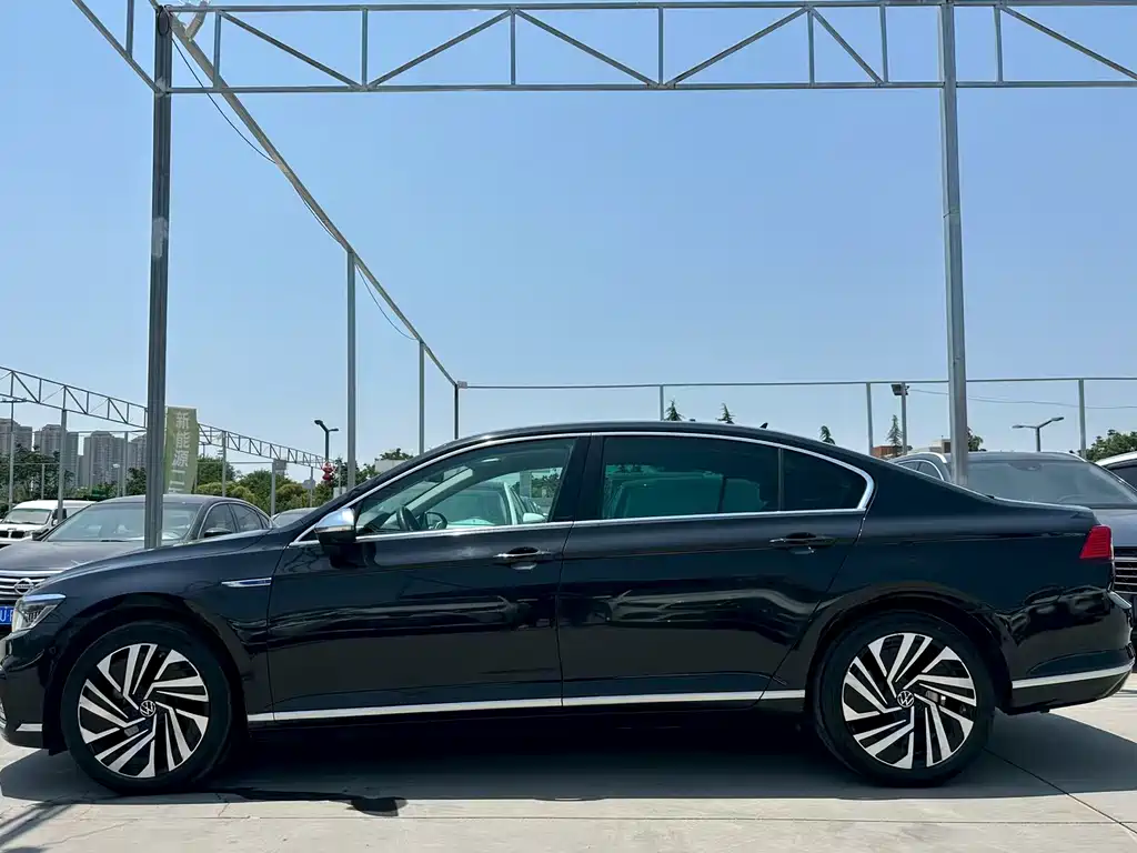 Volkswagen Magotan PHEV 2024