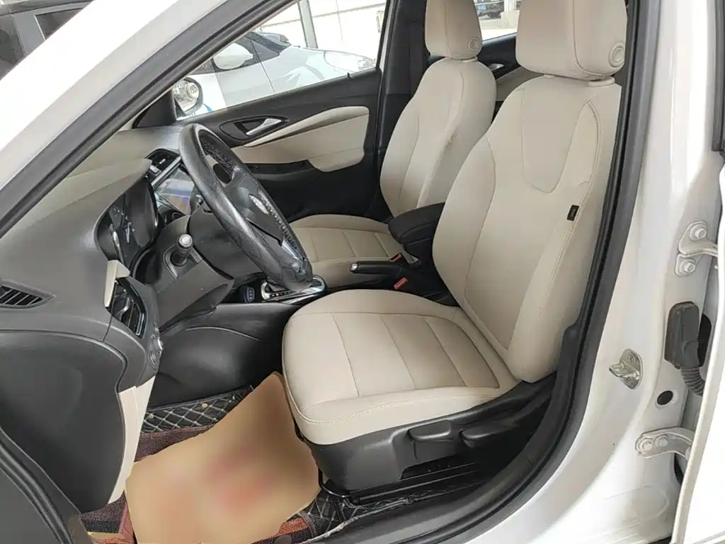 Buick Excelle 2019 — фото 15