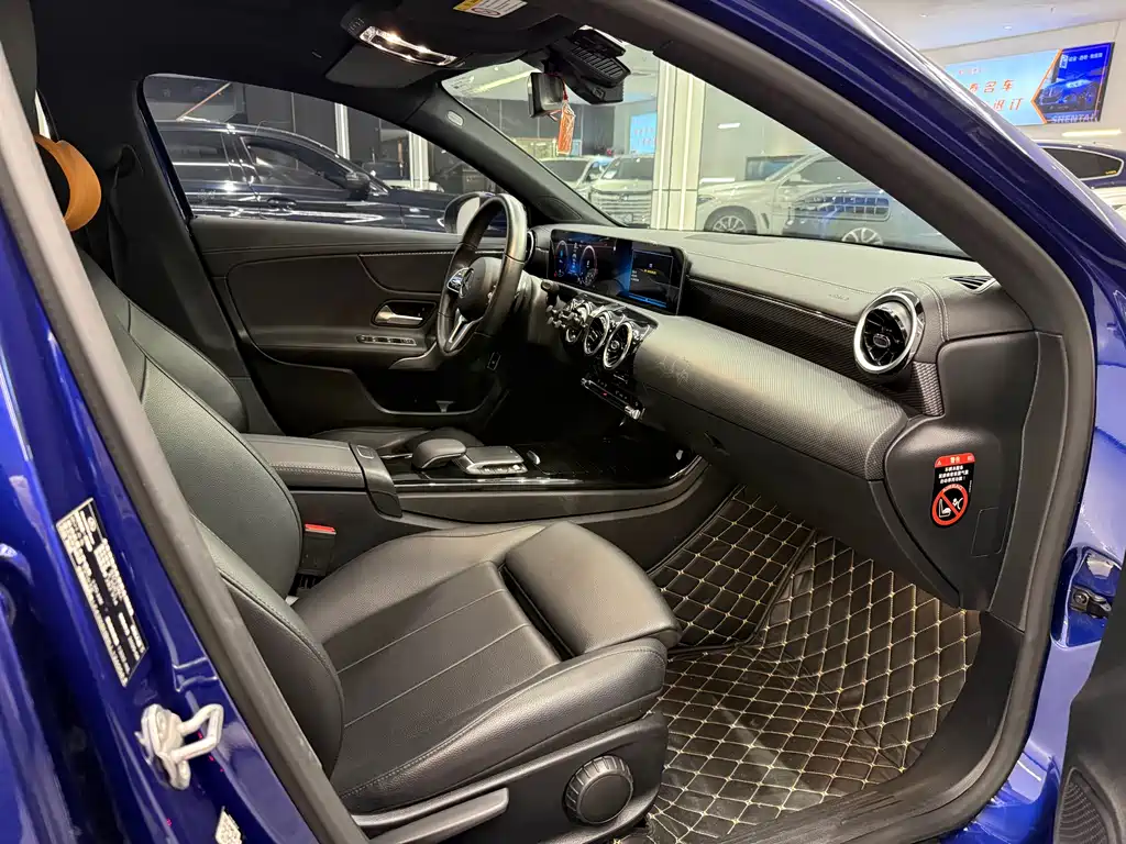 Mercedes-Benz A-Class 2021 — фото 10