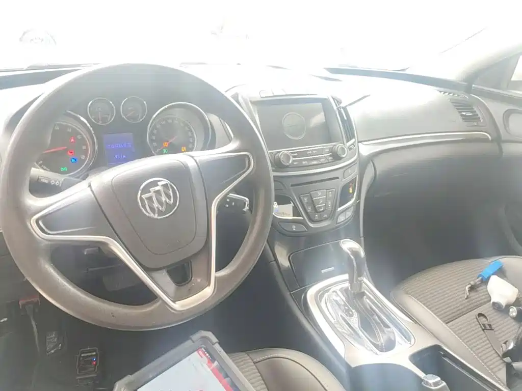 Buick Regal 2015 — фото 10