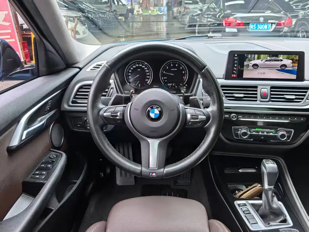 BMW 1 Series 2019 — фото 13