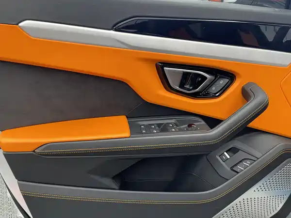 Lamborghini Urus 2021