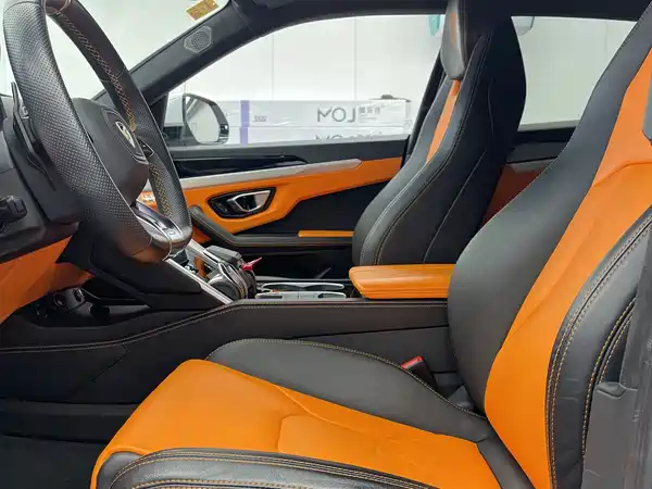 Lamborghini Urus 2021